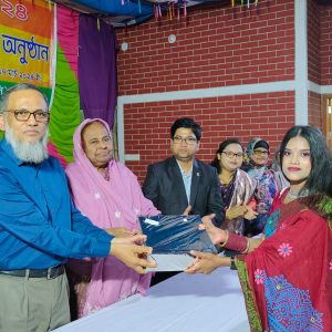 স্টুডেন্ট উইকস-২০২৪ এর পুরস্কার বিতরনী অনুষ্ঠান এর খণ্ড চিত্র